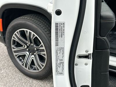 2023 Jeep Wagoneer - Photo 35