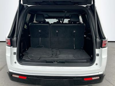 2023 Jeep Wagoneer - Photo 28