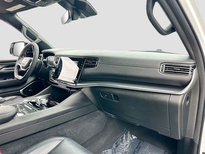 2023 Jeep Wagoneer - Photo 32