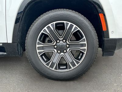 2023 Jeep Wagoneer - Photo 34