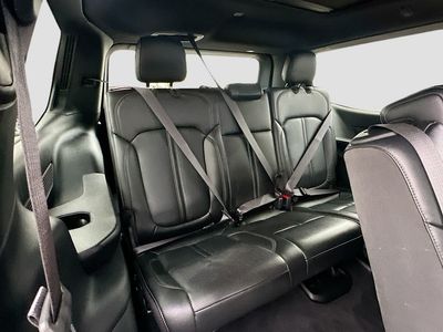 2023 Jeep Wagoneer - Photo 29
