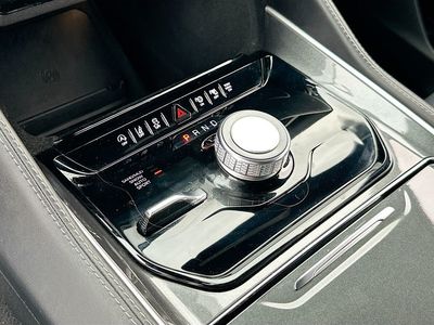 2023 Jeep Wagoneer - Photo 17