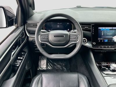 2023 Jeep Wagoneer - Photo 24