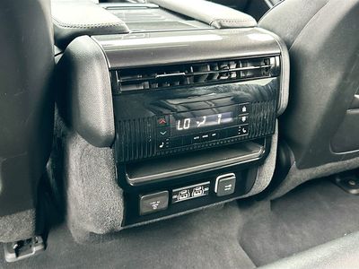 2023 Jeep Wagoneer - Photo 27