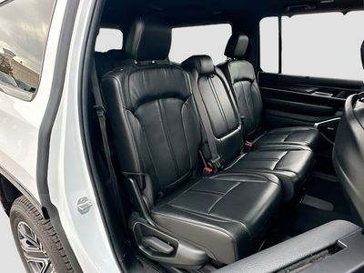2023 Jeep Wagoneer - Photo 30