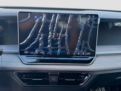 2026 Volkswagen Tiguan — photo 12 view