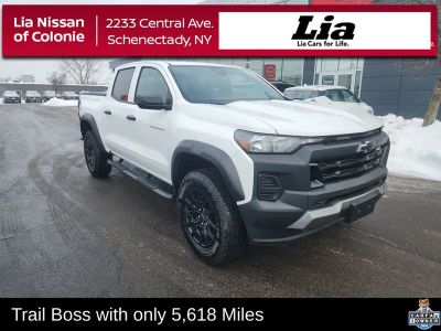 2024 Chevrolet Colorado - Photo 2