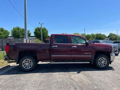 2017 Chevrolet Silverado 2500 HD - Photo 2