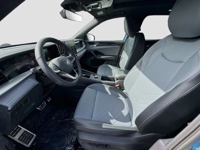2026 Volkswagen Tiguan — photo 17 view