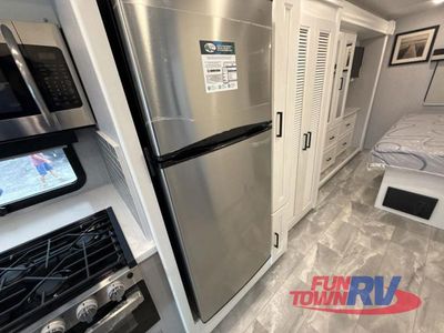 2024 Coachmen RV Mirada - Photo 19