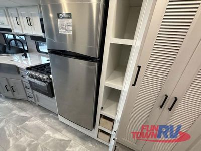 2024 Coachmen RV Mirada - Photo 20