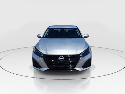 2023 Nissan Altima - Photo 2