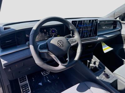 2026 Volkswagen Tiguan — photo 9 view