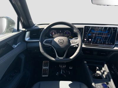 2026 Volkswagen Tiguan — photo 18 view