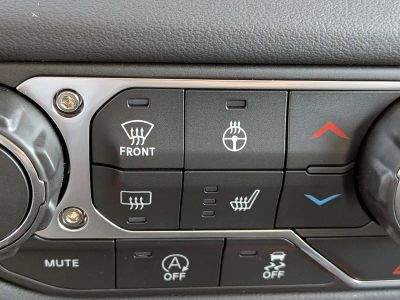 2026 Jeep Gladiator — photo 24 view