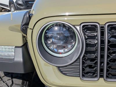 2026 Jeep Gladiator — photo 10 view