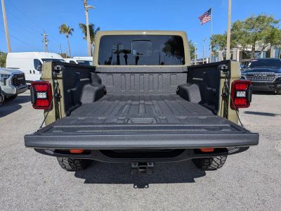 2026 Jeep Gladiator — photo 13 view