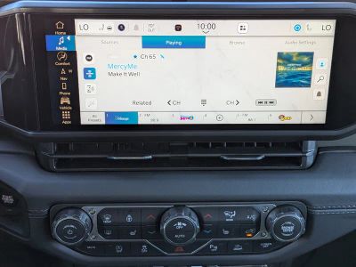 2026 Jeep Gladiator — photo 18 view