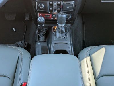 2026 Jeep Gladiator — photo 19 view