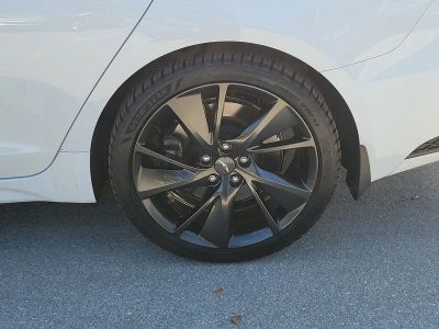 2023 Genesis G70 — photo 8 view