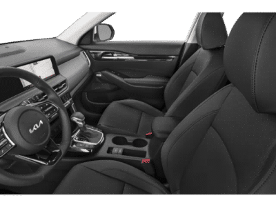 2026 Kia Seltos — engine compartment view
