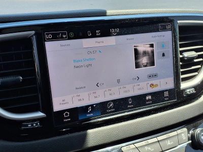2024 Chrysler Pacifica — detail view