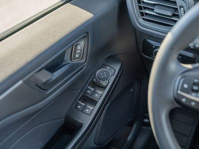 2025 Ford Escape - Photo 27