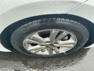 2018 Hyundai Elantra — photo 22 view