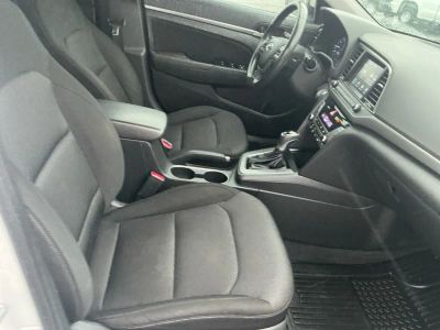 2018 Hyundai Elantra — photo 20 view
