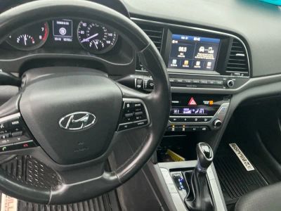 2018 Hyundai Elantra — photo 14 view