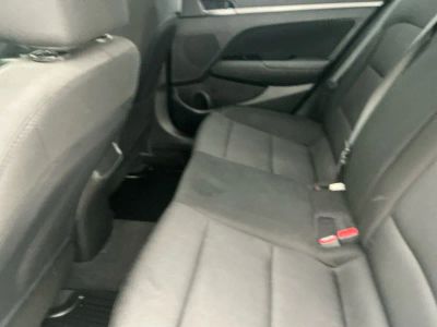 2018 Hyundai Elantra — photo 16 view