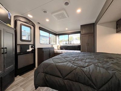 2026 Venture Stratus - Photo 10