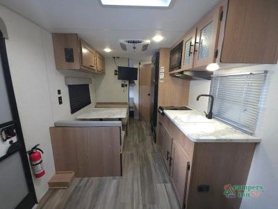 2024 Prime Time RV Avenger LT — photo 17 view
