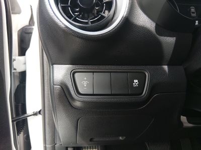 2024 Kia Forte - Photo 13