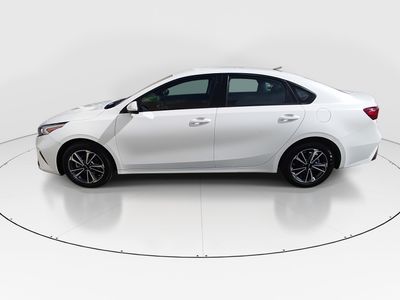 2024 Kia Forte - Photo 4