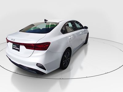 2024 Kia Forte - Photo 7