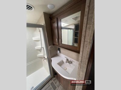 2018 Cedar Creek Silverback 29IK - Photo 25