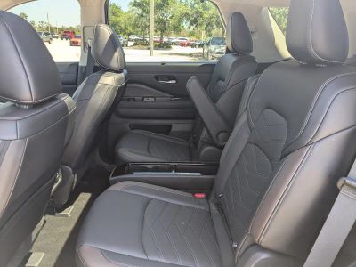 2024 Nissan Pathfinder — photo 17 view