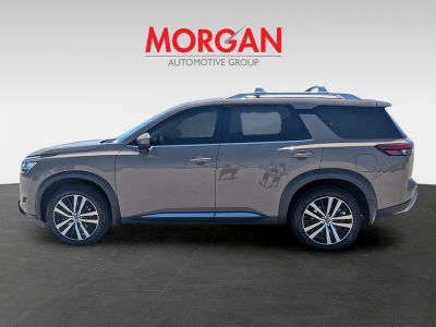 2024 Nissan Pathfinder — photo 8 view