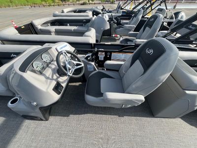 2025 Barletta Boats Aria Quad-Lounge - Photo 9