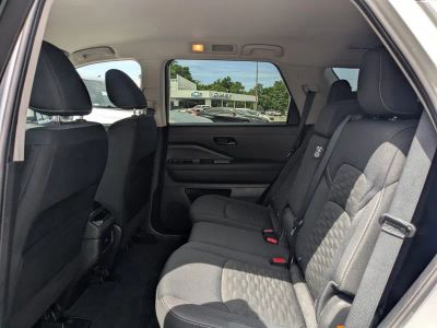 2025 Nissan Pathfinder — photo 14 view