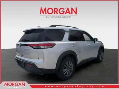 2025 Nissan Pathfinder — rear three-quarter view