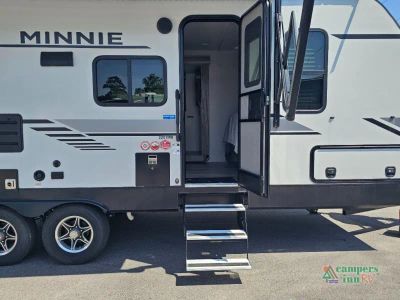2022 Winnebago Minnie — photo 7 view