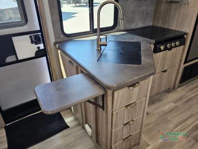 2022 Winnebago Minnie — photo 13 view