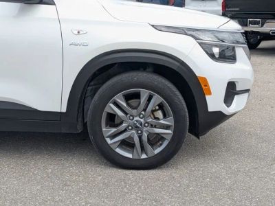 2022 Kia Seltos — photo 12 view