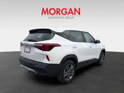 2022 Kia Seltos — interior view