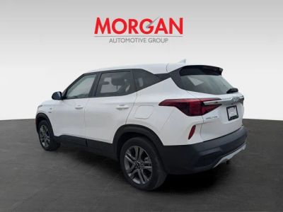 2022 Kia Seltos — engine compartment view