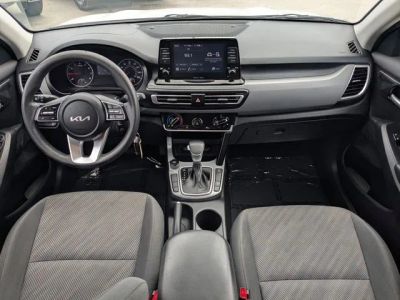 2022 Kia Seltos — photo 15 view