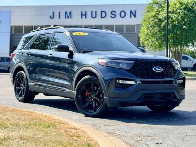 2022 Ford Explorer - Photo 2