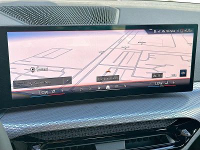 2026 BMW 3 Series — photo 11 view
